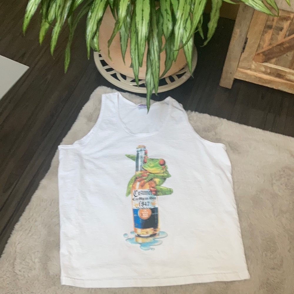 Men’s tank with frog Caribbean tee comfy material